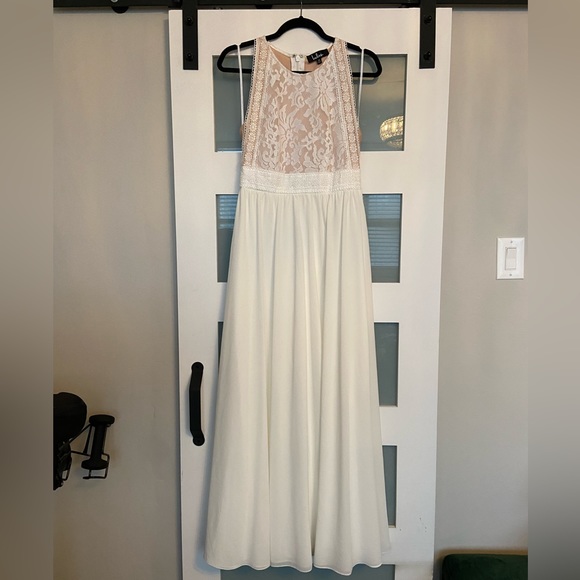 Lulu’s white lace maxi dress - Picture 2 of 12